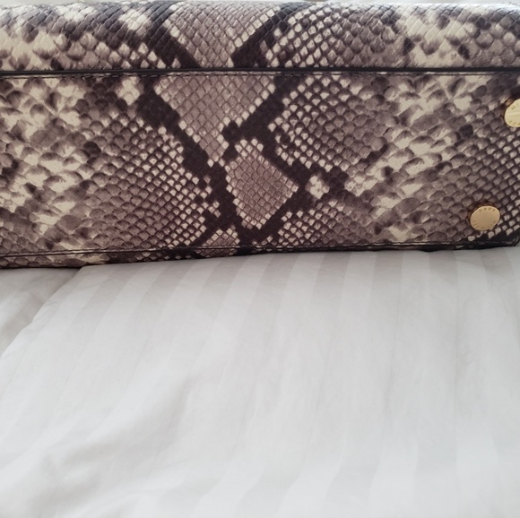 Michael Kors sutton satchel w/ jet set travel wall - Picture 3 of 6